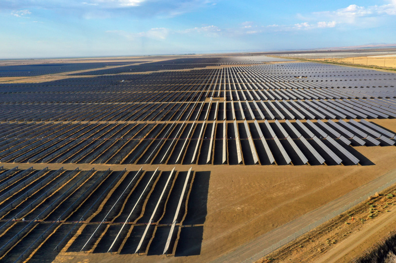 Three-Phase Hybrid Inverter and Agrivoltaics System for Dual Land Use